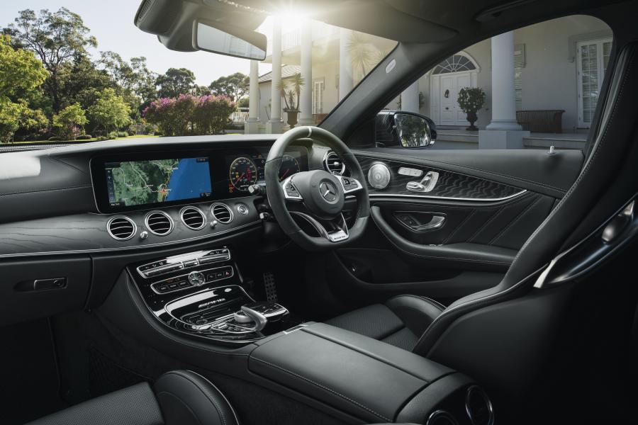 Интерьер Mercedes-AMG E63 S 4Matic+ 2017 года  (AU) (фото 26 из 40)